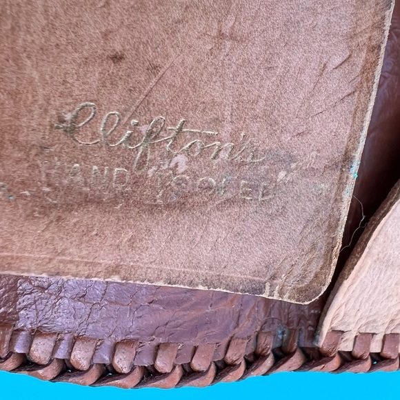 vintage Clifton’s hand tooled key wallet - Picture 10 of 15